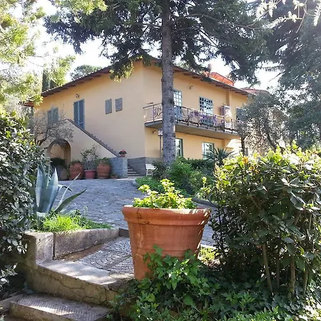 Couette-café Ulivi Di Castello 3*