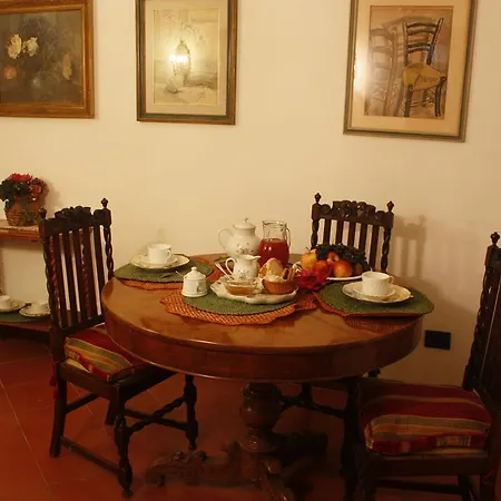Couette-café Ulivi Di Castello 3*